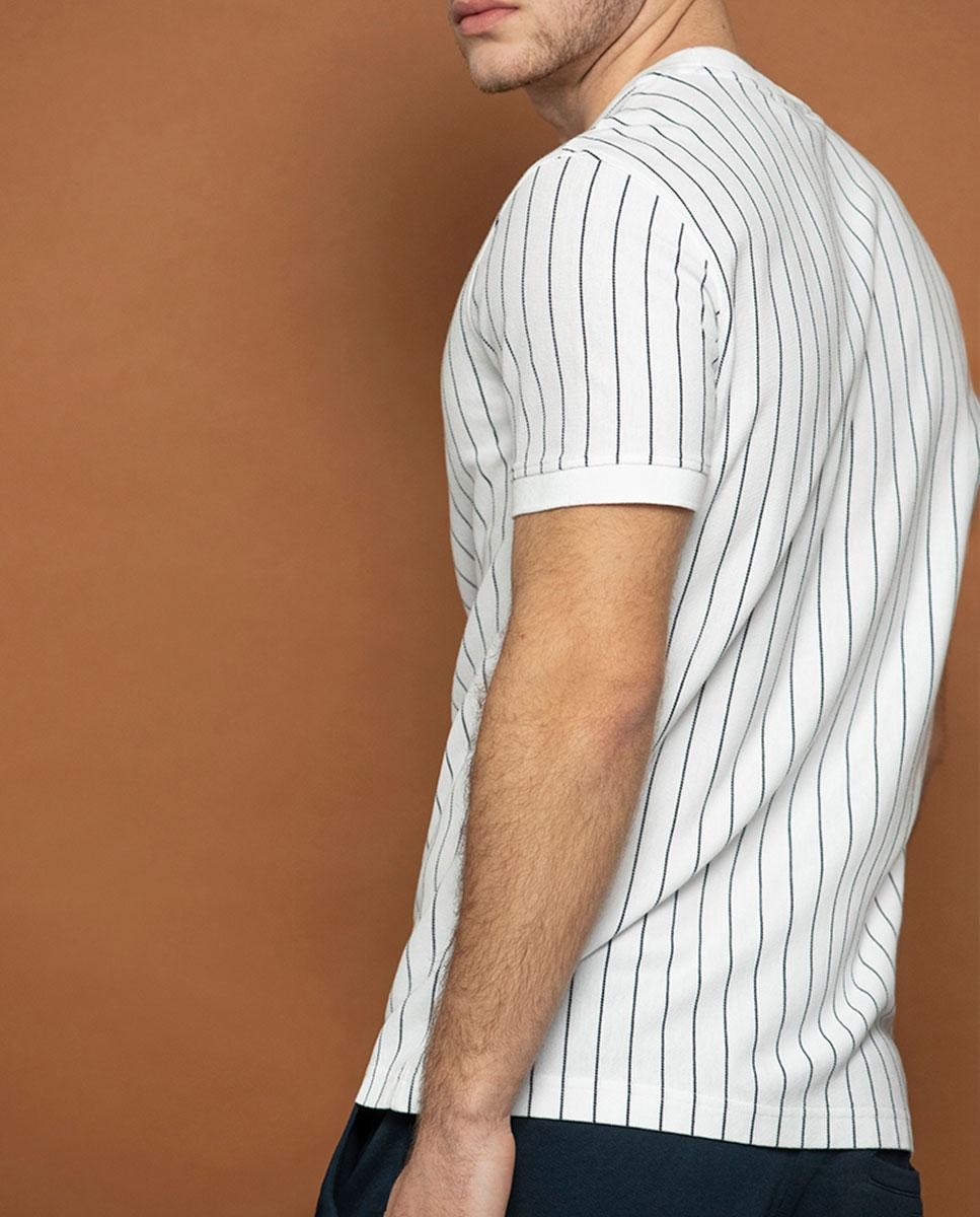 Camiseta de rayas verticales de piqué...