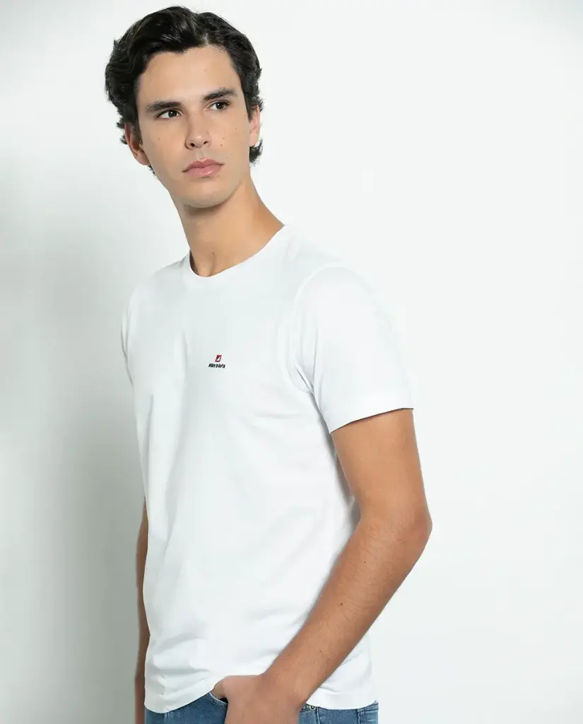 T-Shirt Jersey Bordado ADN Essential - Slim